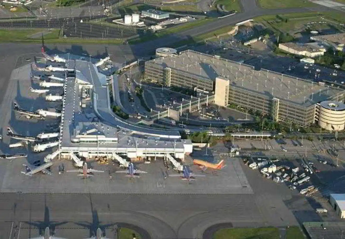 Fairfield Inn by Marriott Manchester-Boston Regional Airport Aussenansicht