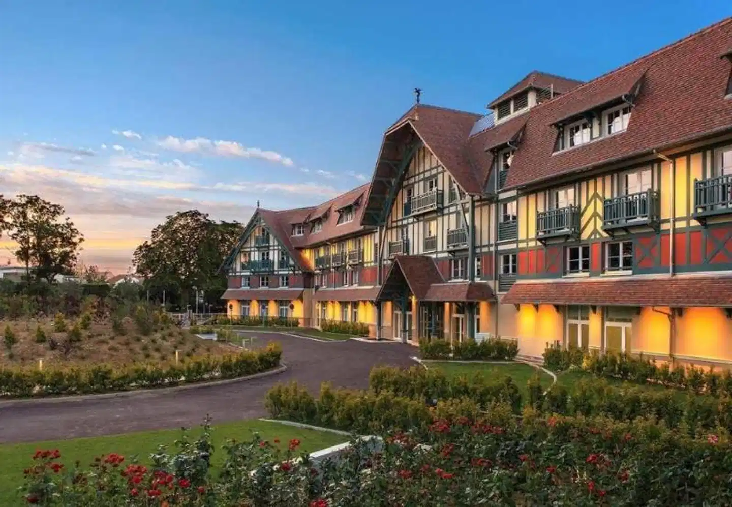 Renaissance Paris Hippodrome de St. Cloud Hotel Aussenansicht