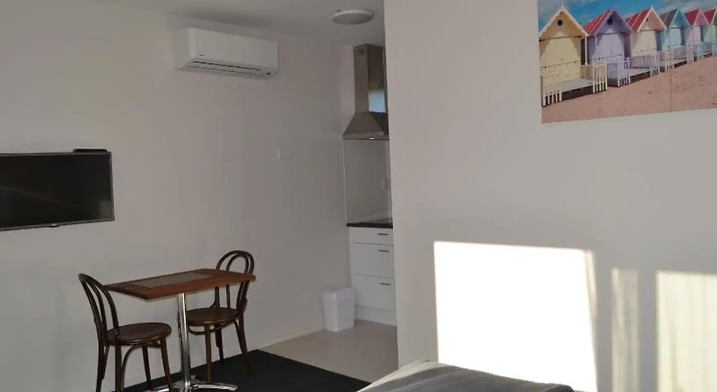 319 Addington Motel ROOM_EXAMPLE