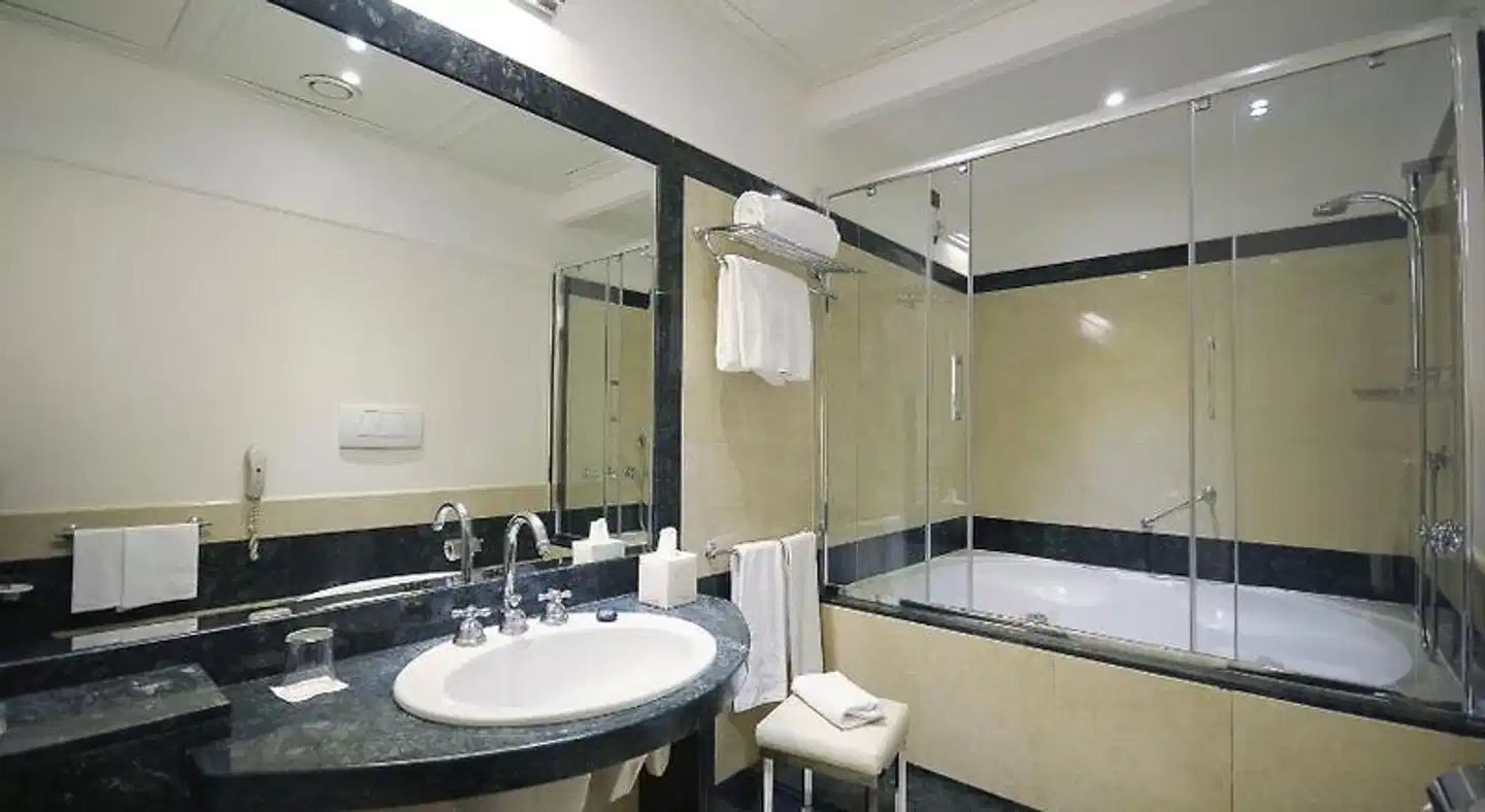 Grand Hotel Santa Lucia Badezimmer