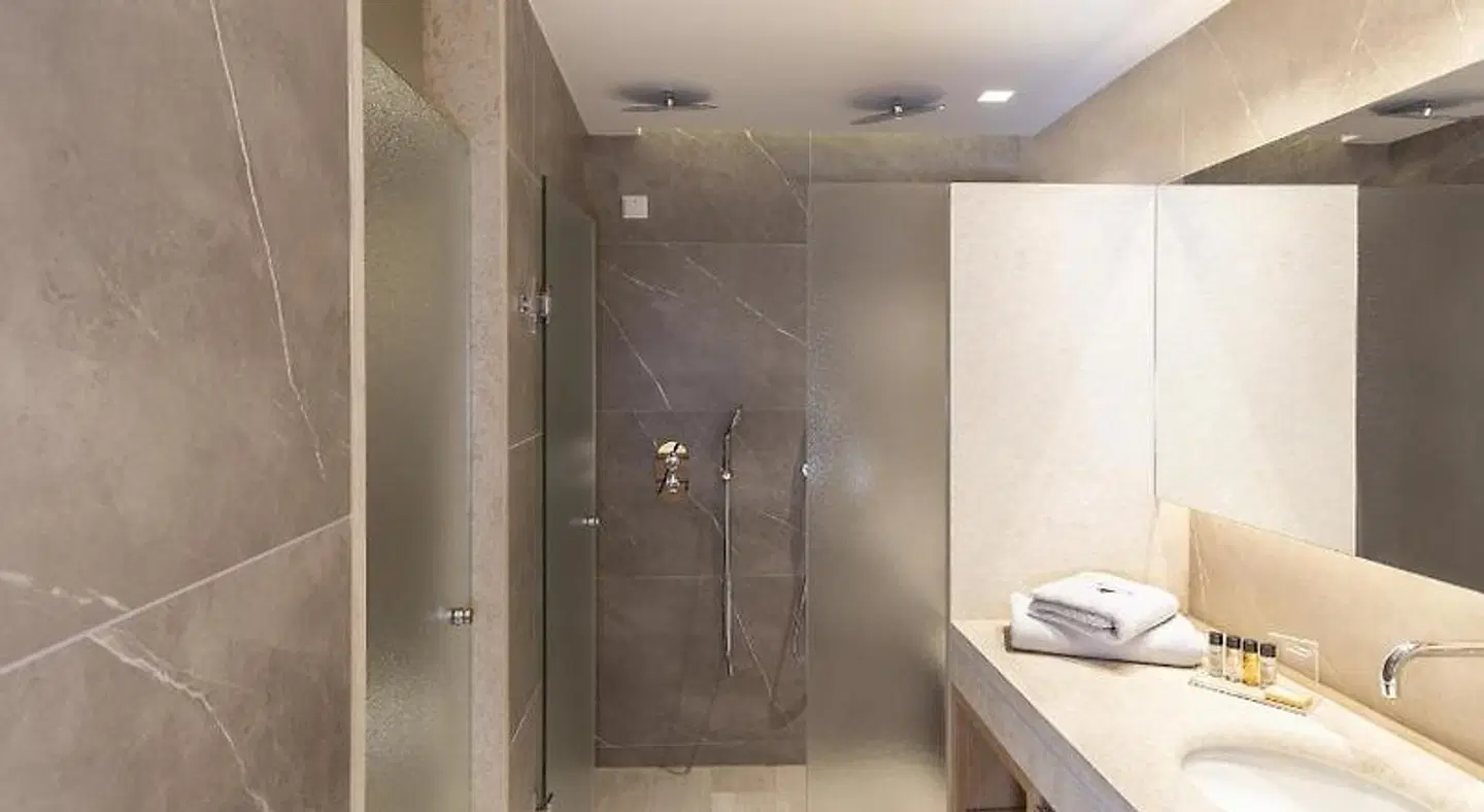 Atlantica Imperial Resort & Spa Badezimmer