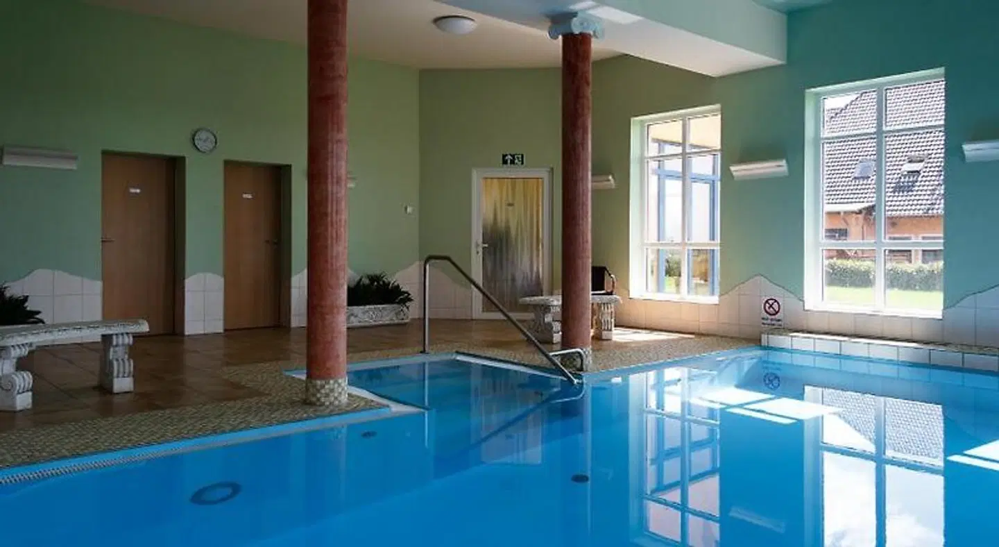 Seepark Auenhain Hallenbad