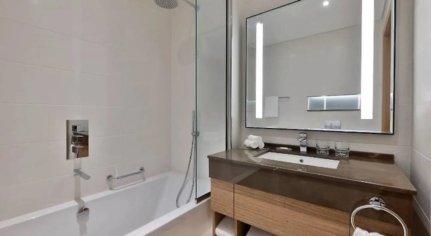 Residence Inn by Marriott Al Jaddaf Badezimmer