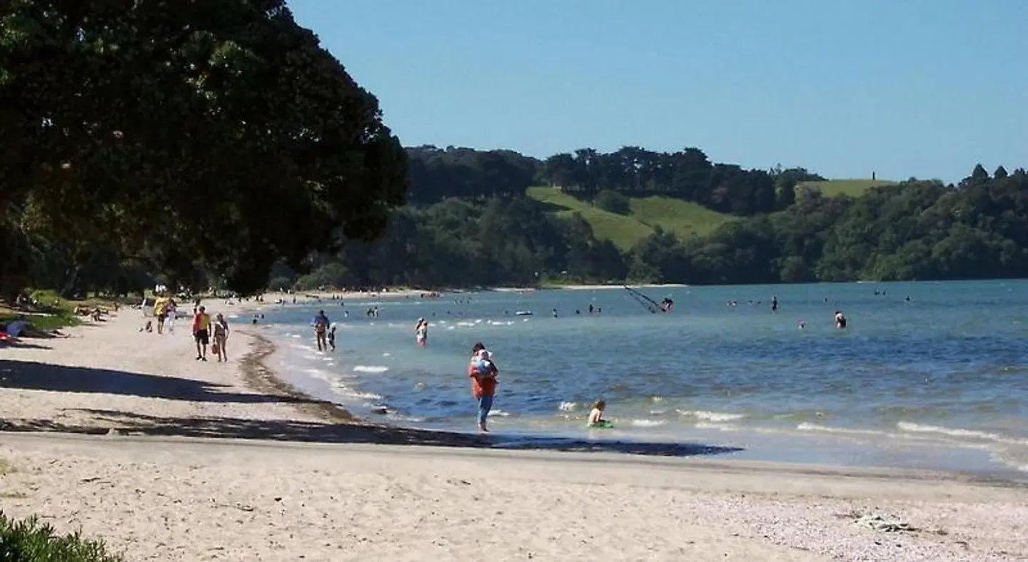 Snells Beach Motel Strand