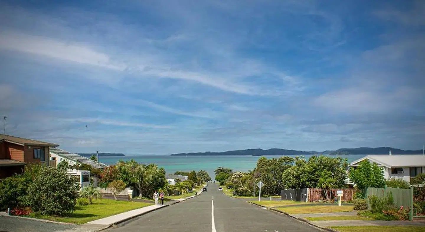 Snells Beach Motel LANDSCAPE
