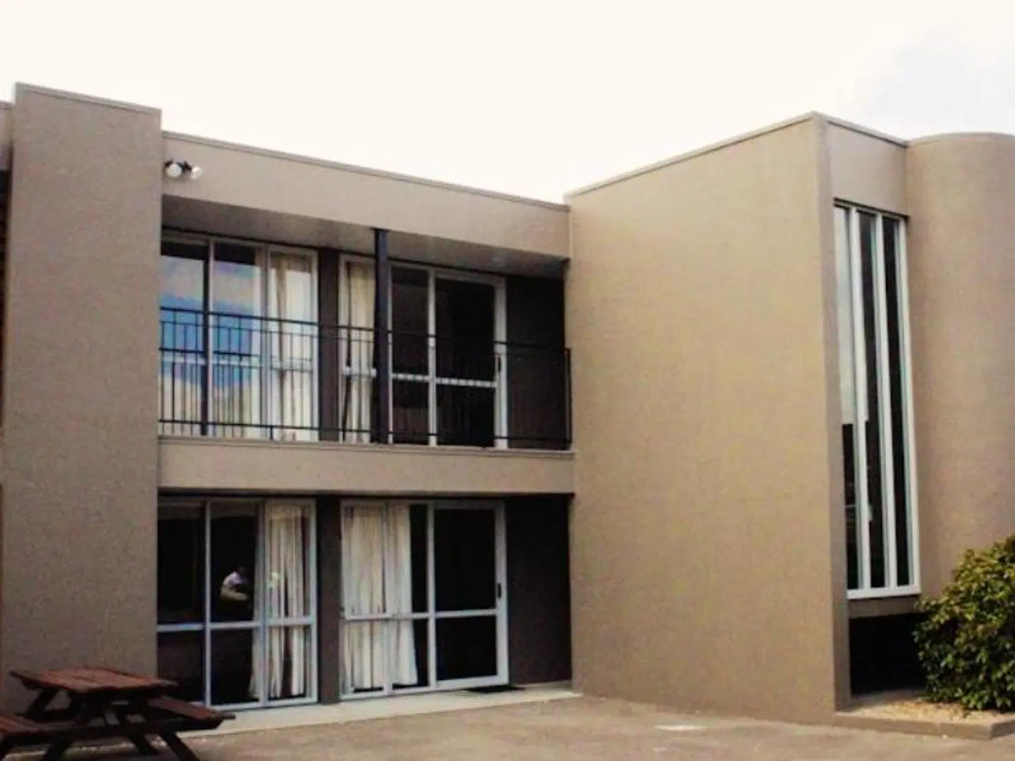 Aspree Motor Inn EXTERIOR