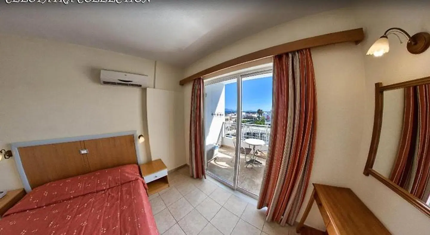 Cleopatra Kris Mari ROOM_EXAMPLE