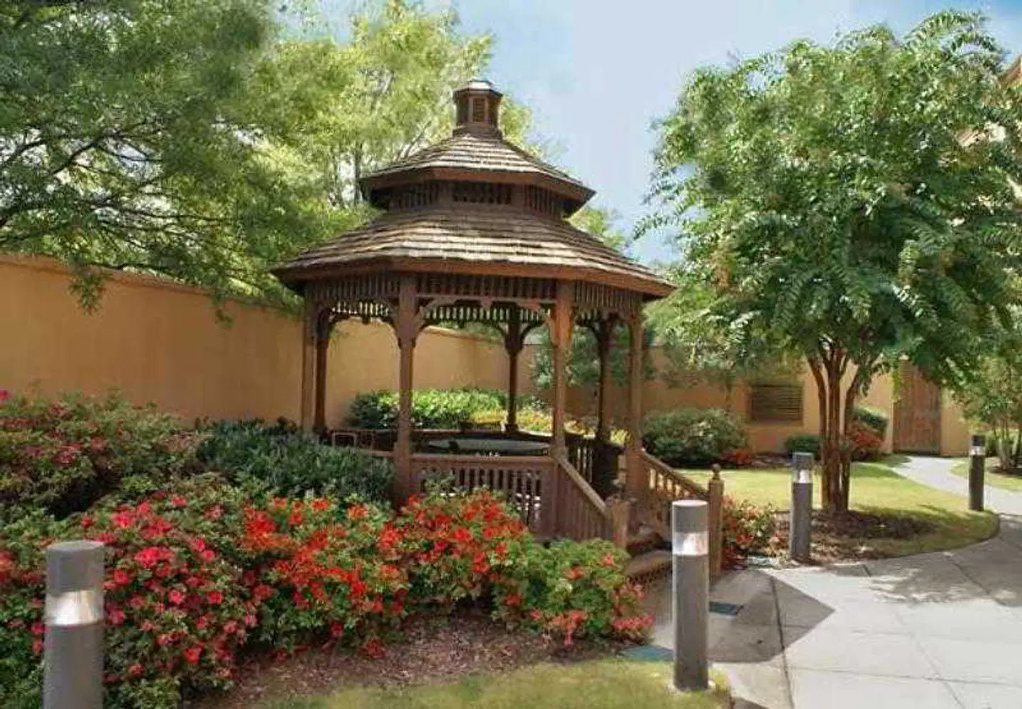 Sonesta Select Birmingham Colonnade EXTERIOR
