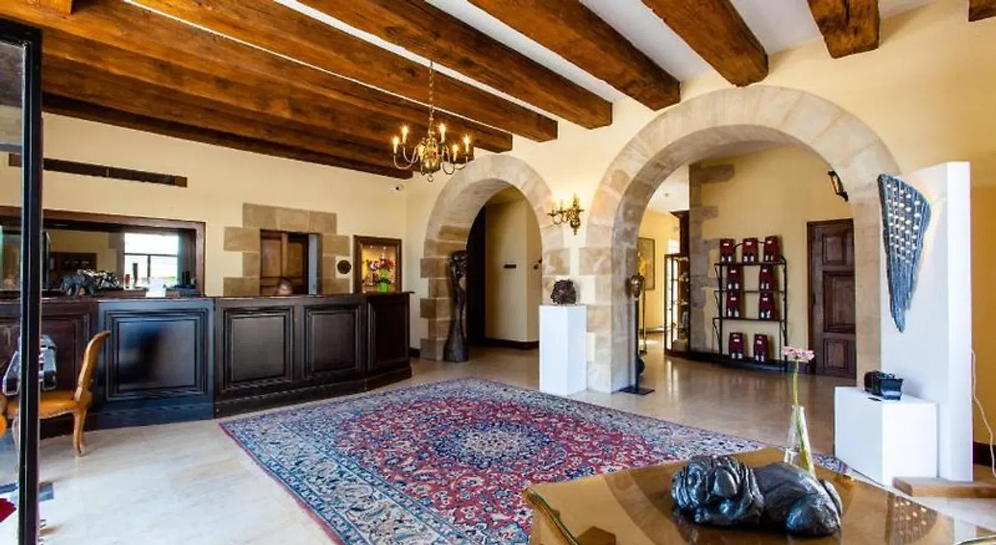 Château de Gilly EXTERIOR