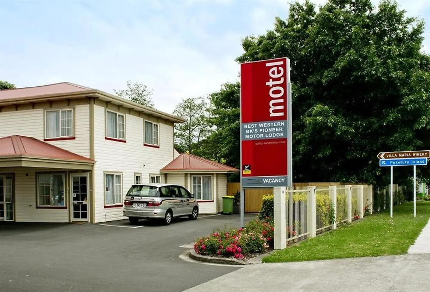 Best Western BKs Pioneer Motor Lodge EXTERIOR