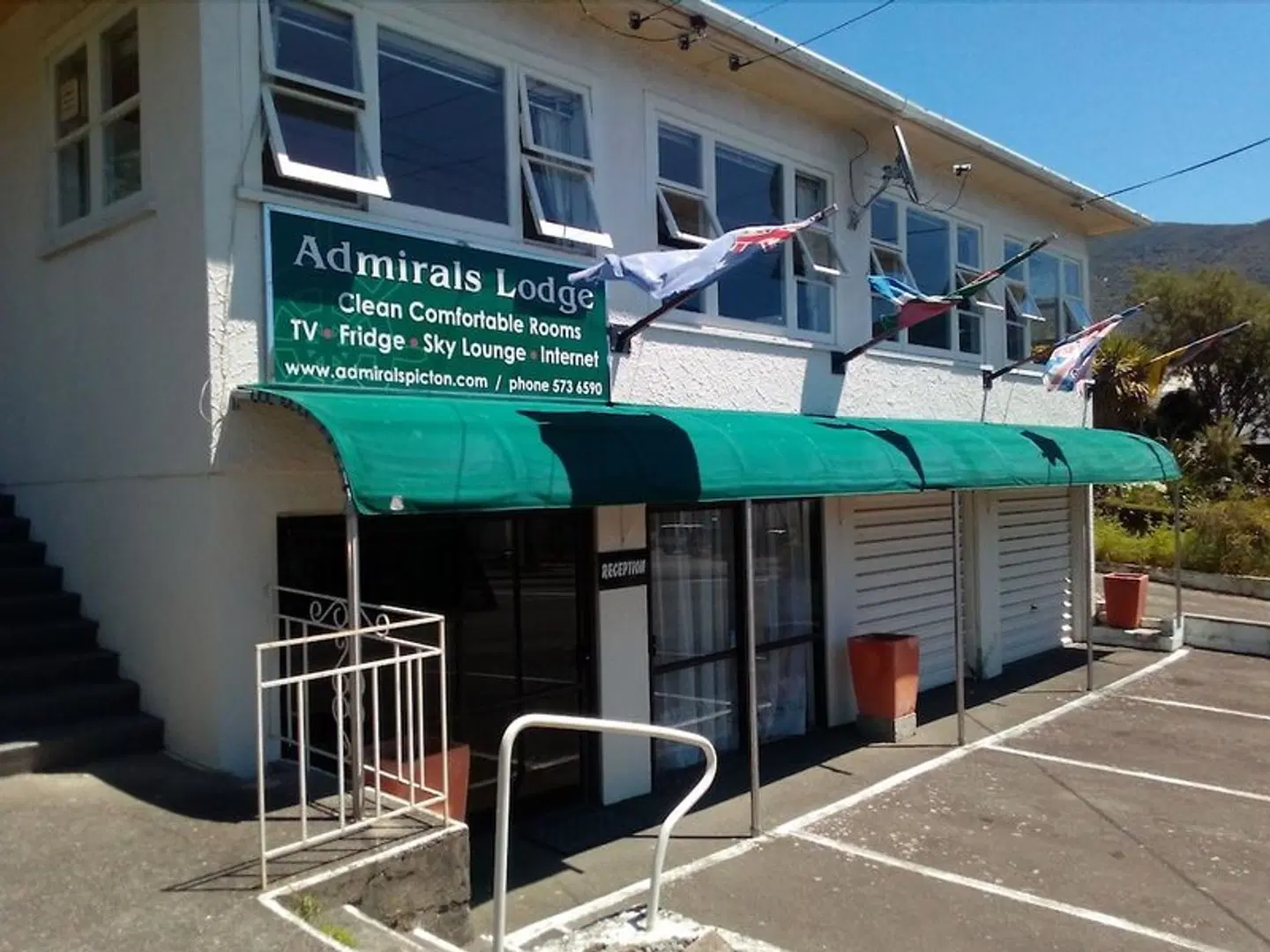 Admirals Lodge B&B EXTERIOR