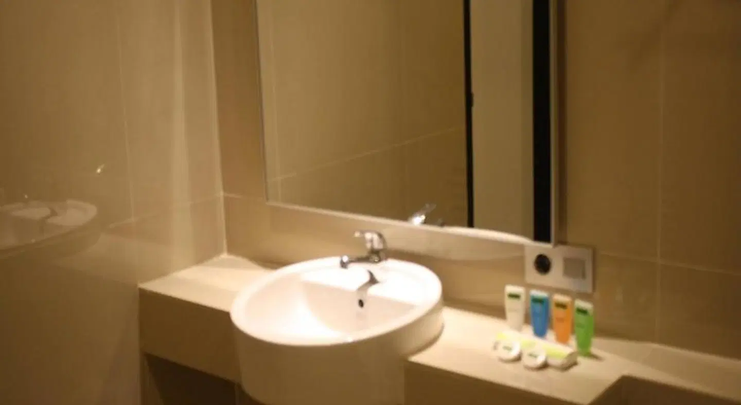 Spark Odeon Sukabumi Badezimmer