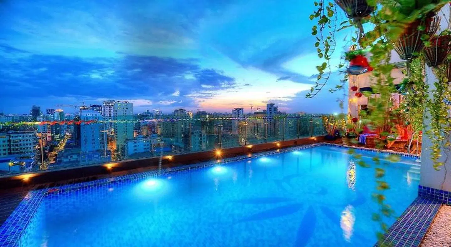 Orussey One Hotel & Apartment OUTDOOR_POOL