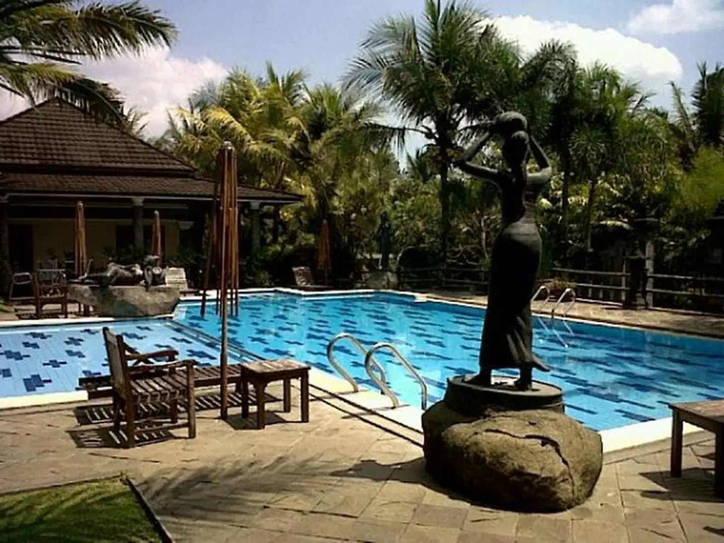 The Oxalis Regency Hotel OUTDOOR_POOL