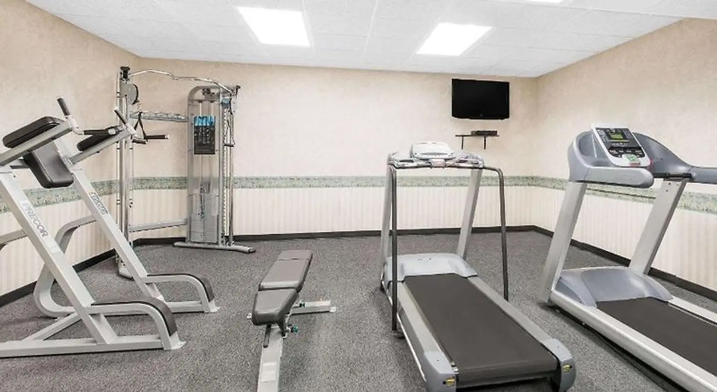 Howard Johnson by Wyndham Amherst Hadley SPORTS_AND_LEISURE