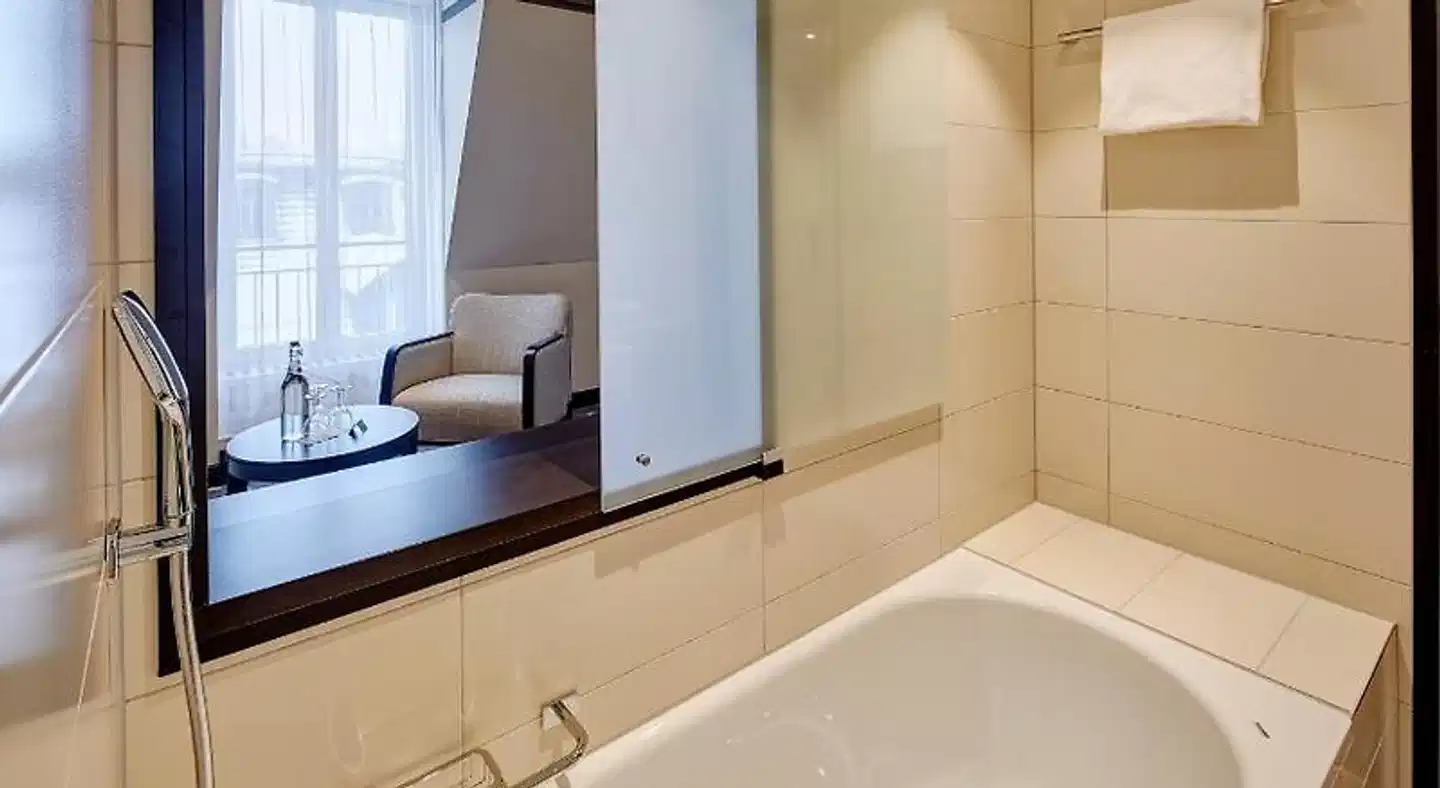 Hotel Monopol Luzern Badezimmer