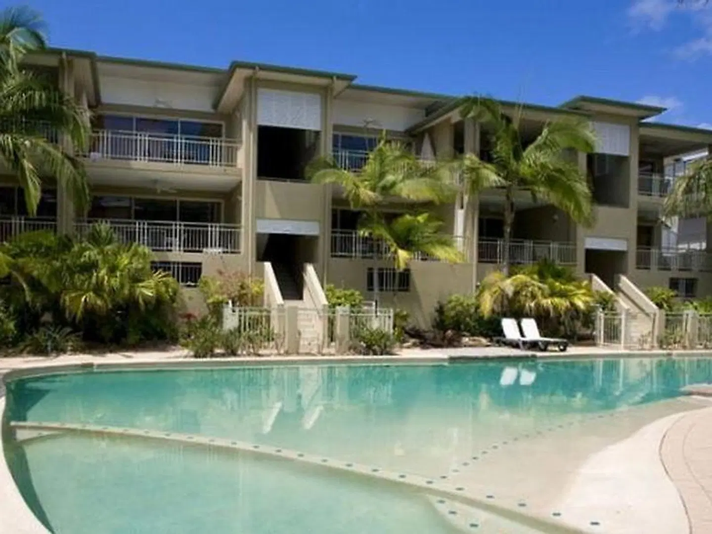 Colonial Resort Noosa OUTDOOR_POOL