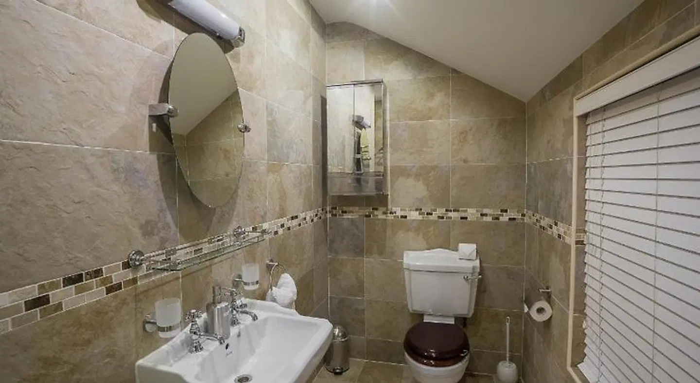 Beach House B&B BATHROOM