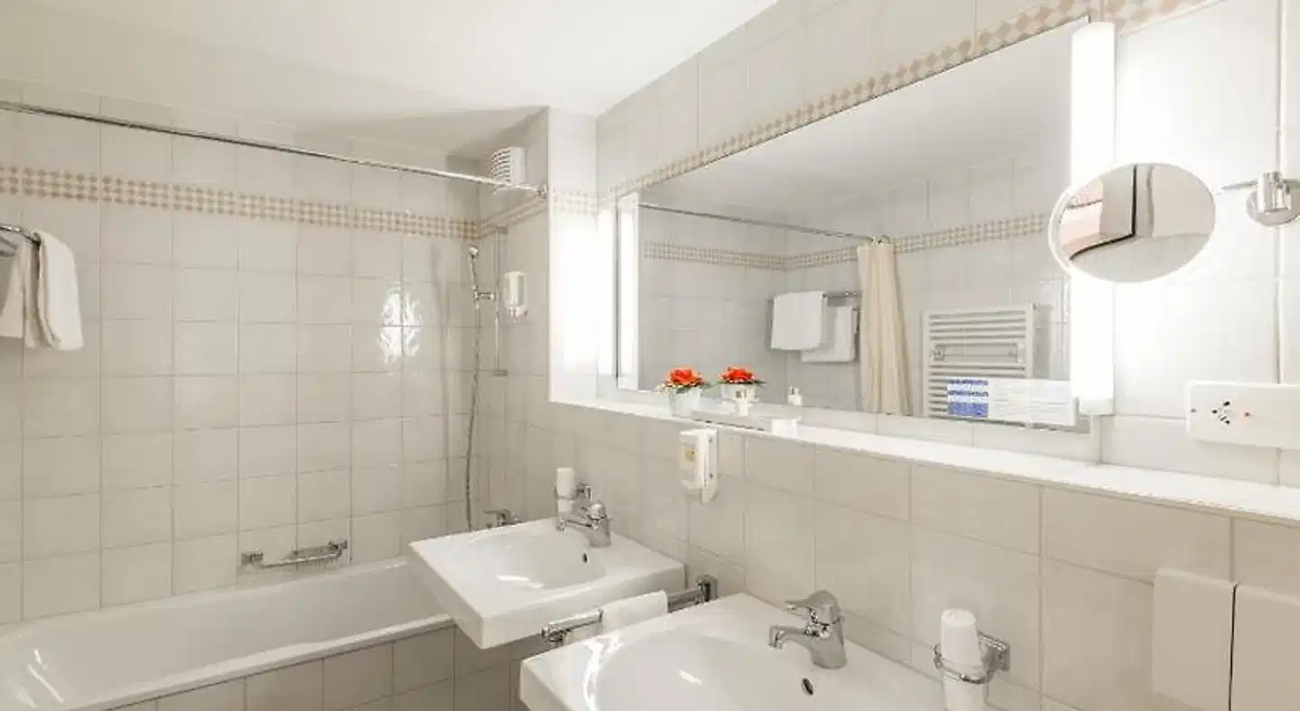 Hotel Monopol Luzern Badezimmer