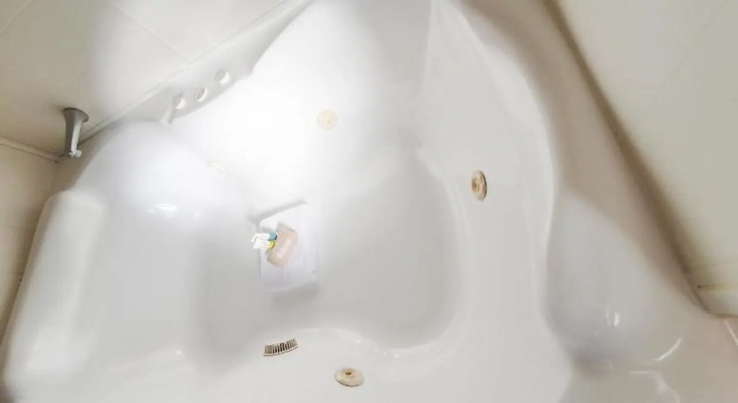 Fitzherbert Castle Motel BATHROOM