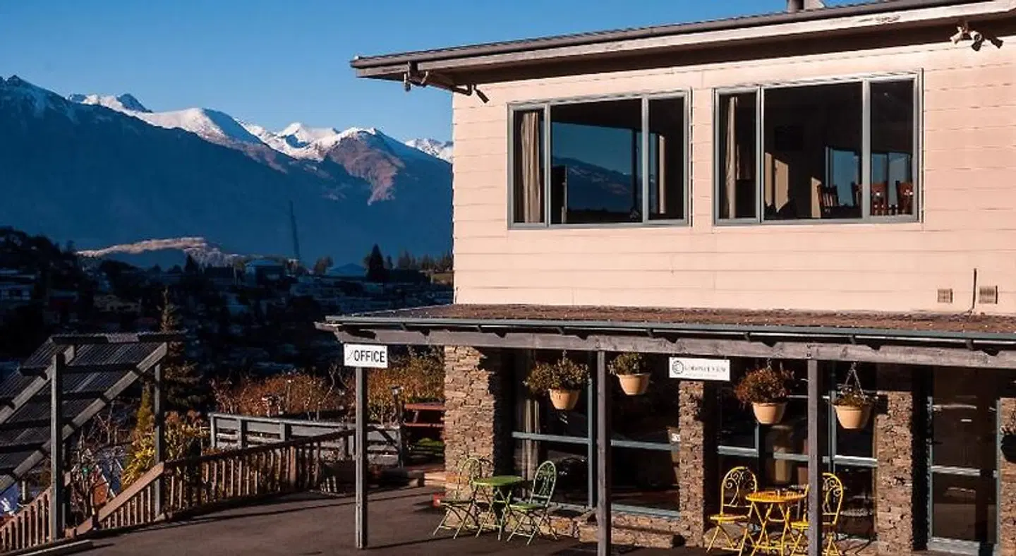 Coronet View Bed & Breakfast and Apartments Queenstown TERRACE