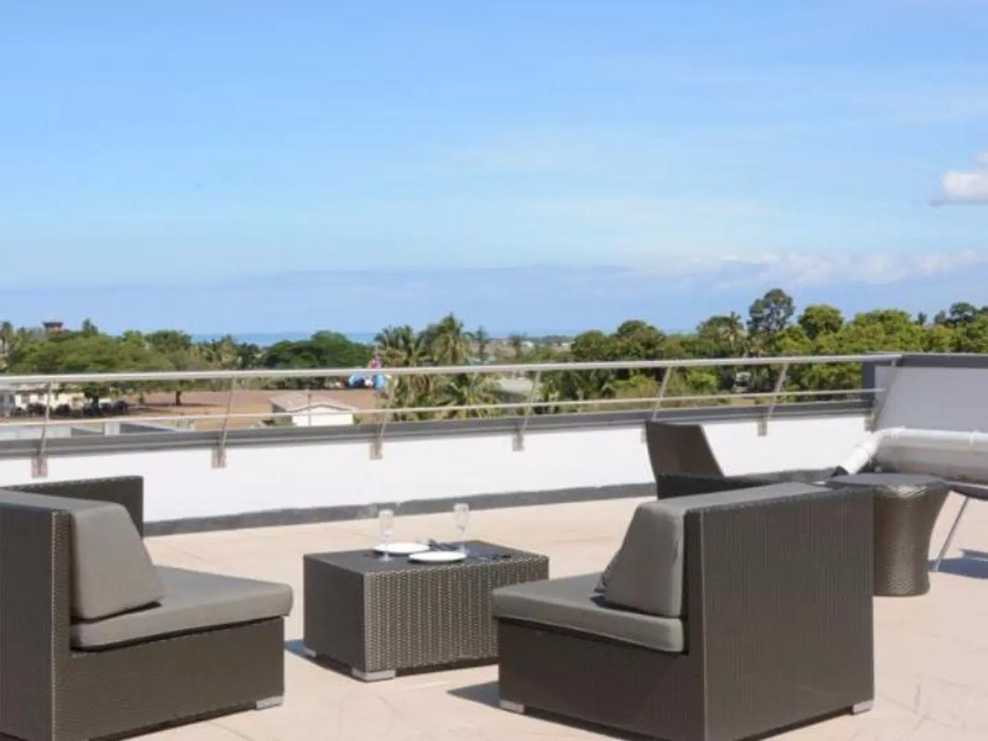 Ratsun Nadi Airport Apartment Hotel TERRACE