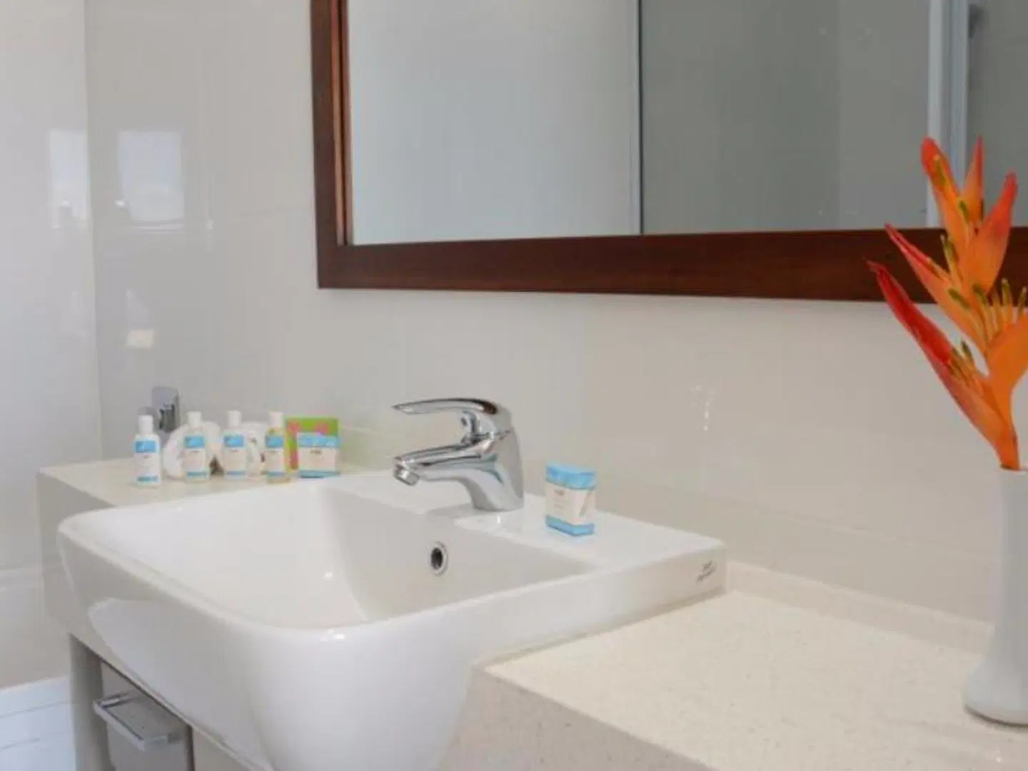 Ratsun Nadi Airport Apartment Hotel BATHROOM