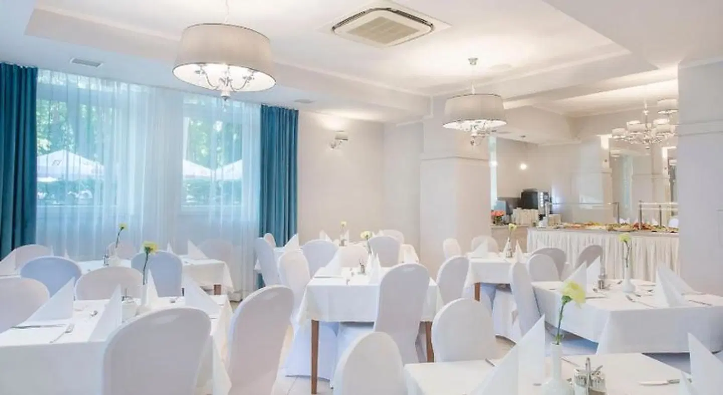 Cesarskie Ogrody CONFERENCE