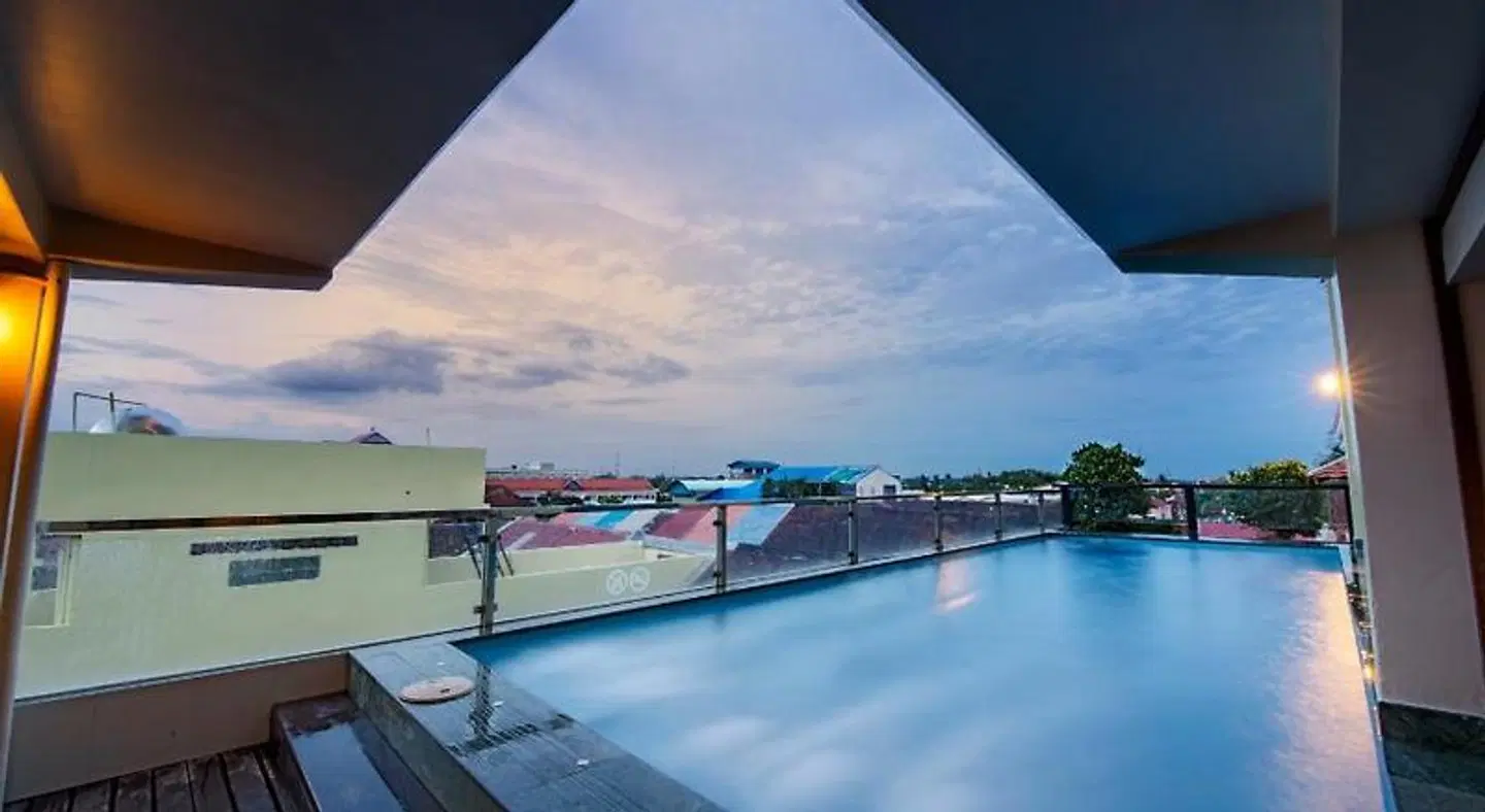 Seng Hout Hotel OUTDOOR_POOL