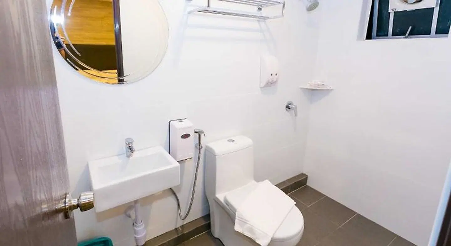 Icon Hotel Segamat BATHROOM