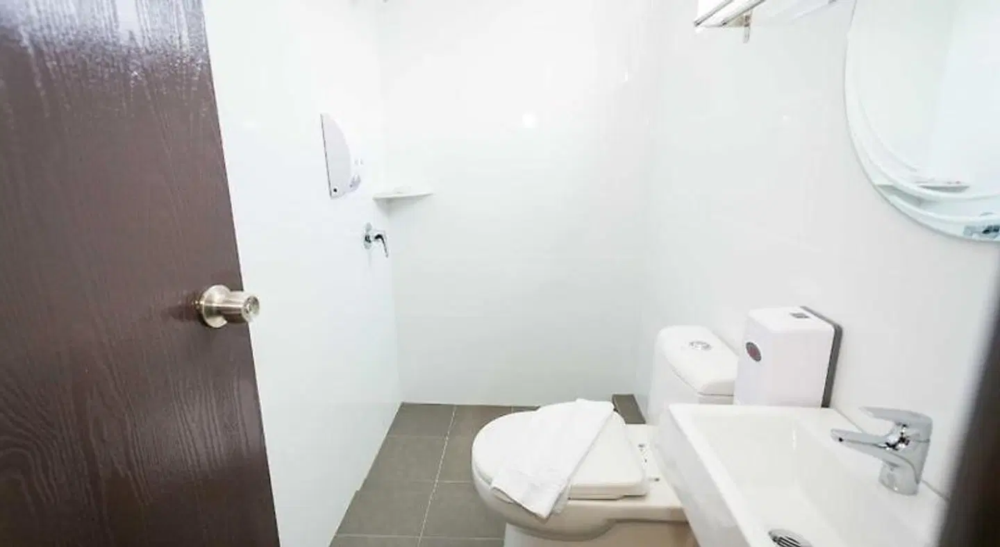 Icon Hotel Segamat BATHROOM