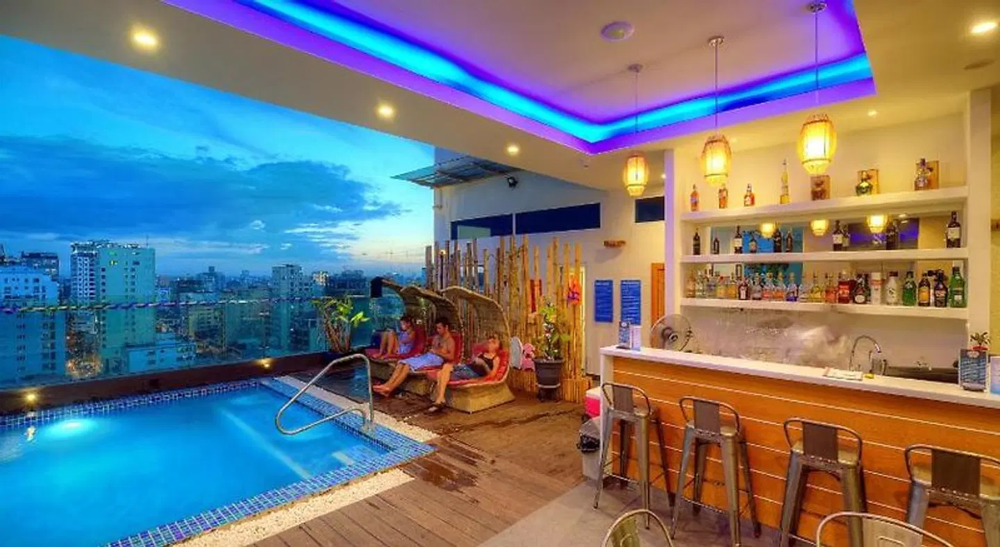 Orussey One Hotel & Apartment BAR