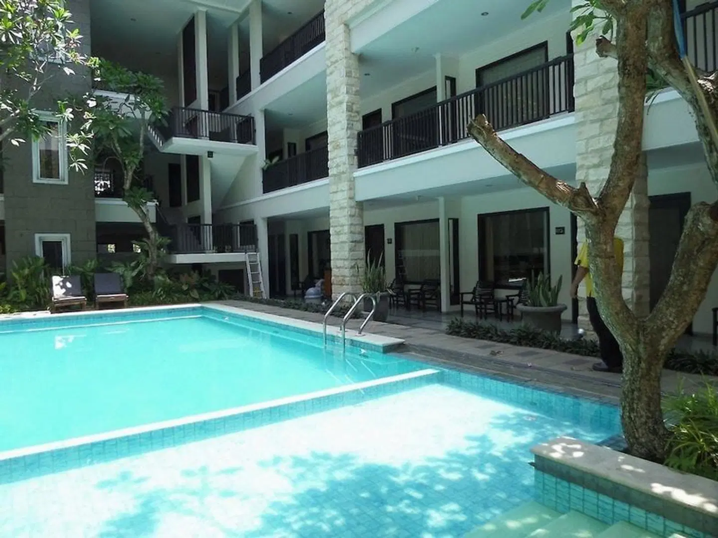 Bintang Mulia Hotel & Resto OUTDOOR_POOL