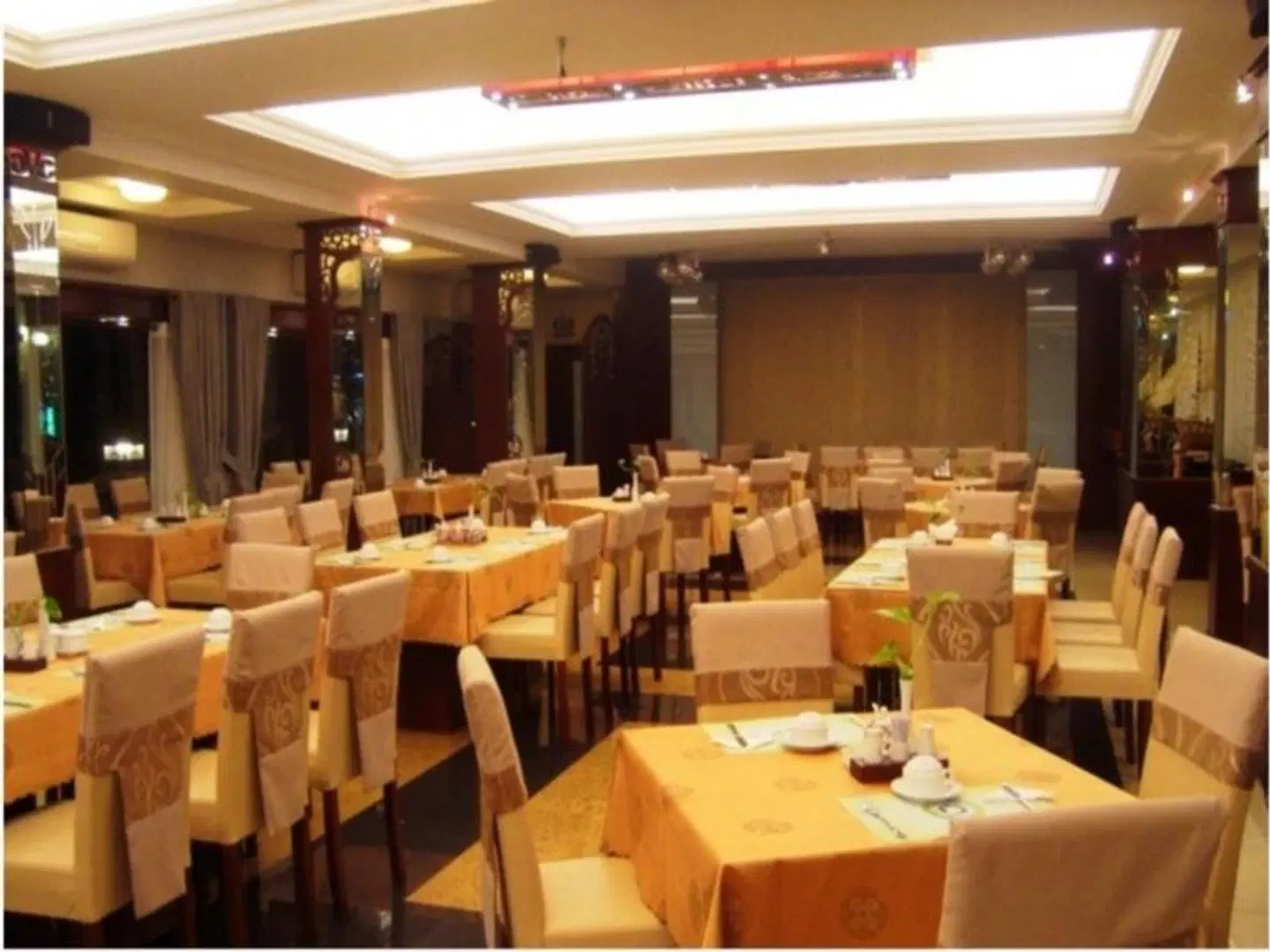 Royal Hotel CONFERENCE