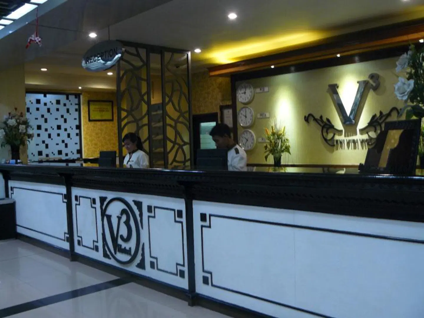 V3 Hotel BAR