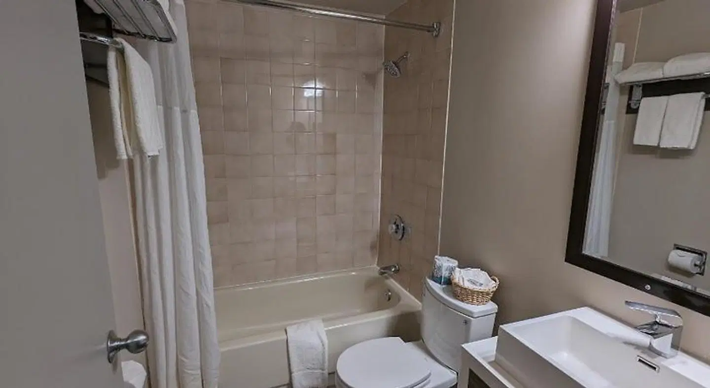 King Edward Hotel BATHROOM