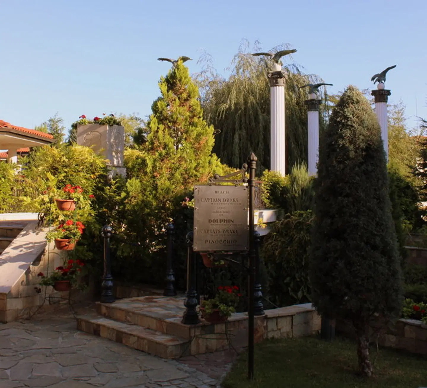 Royal Palace Helena Sands EXTERIOR