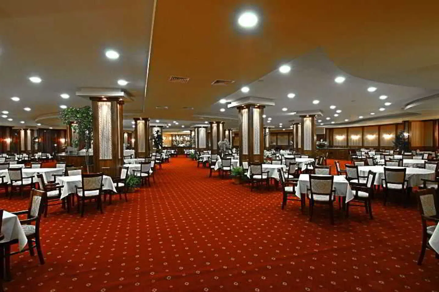 Moko Beach Hotel Bar