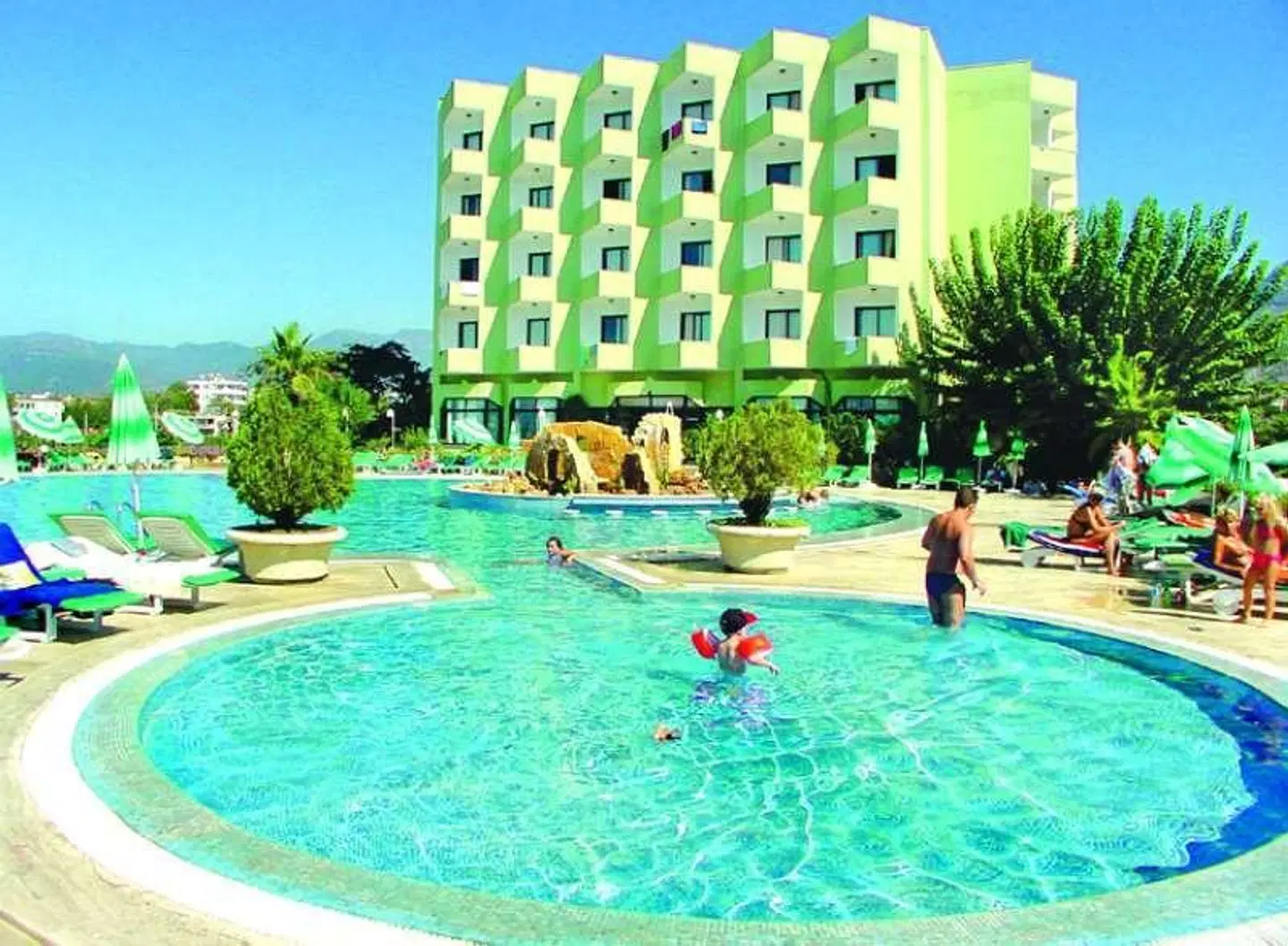 Sunshine Hotel OUTDOOR_POOL