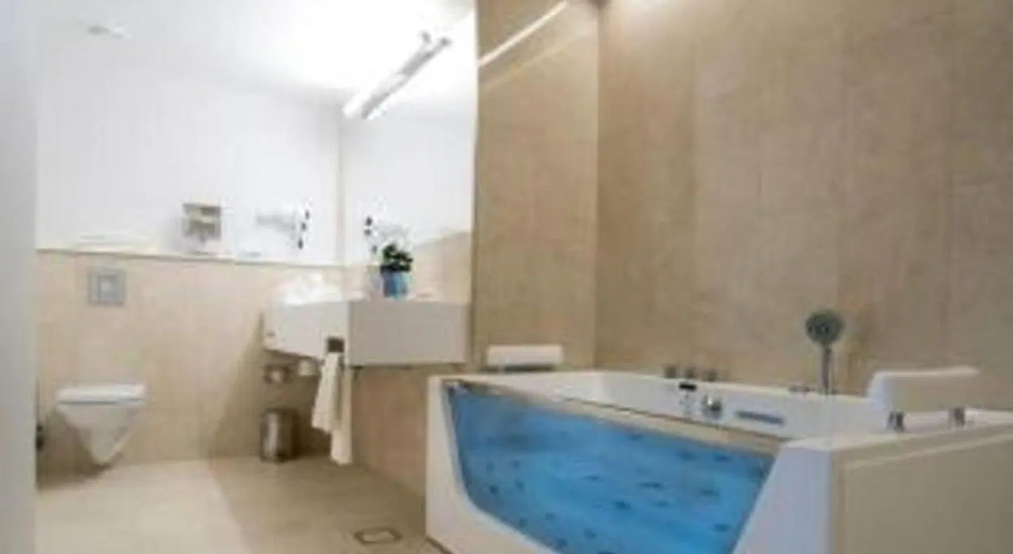 Metropol Spa Hotel Badezimmer