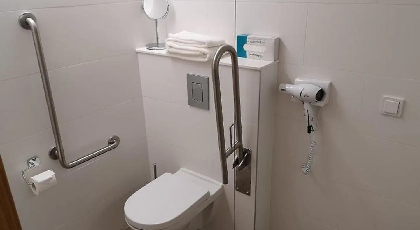 Metropol Spa Hotel Badezimmer