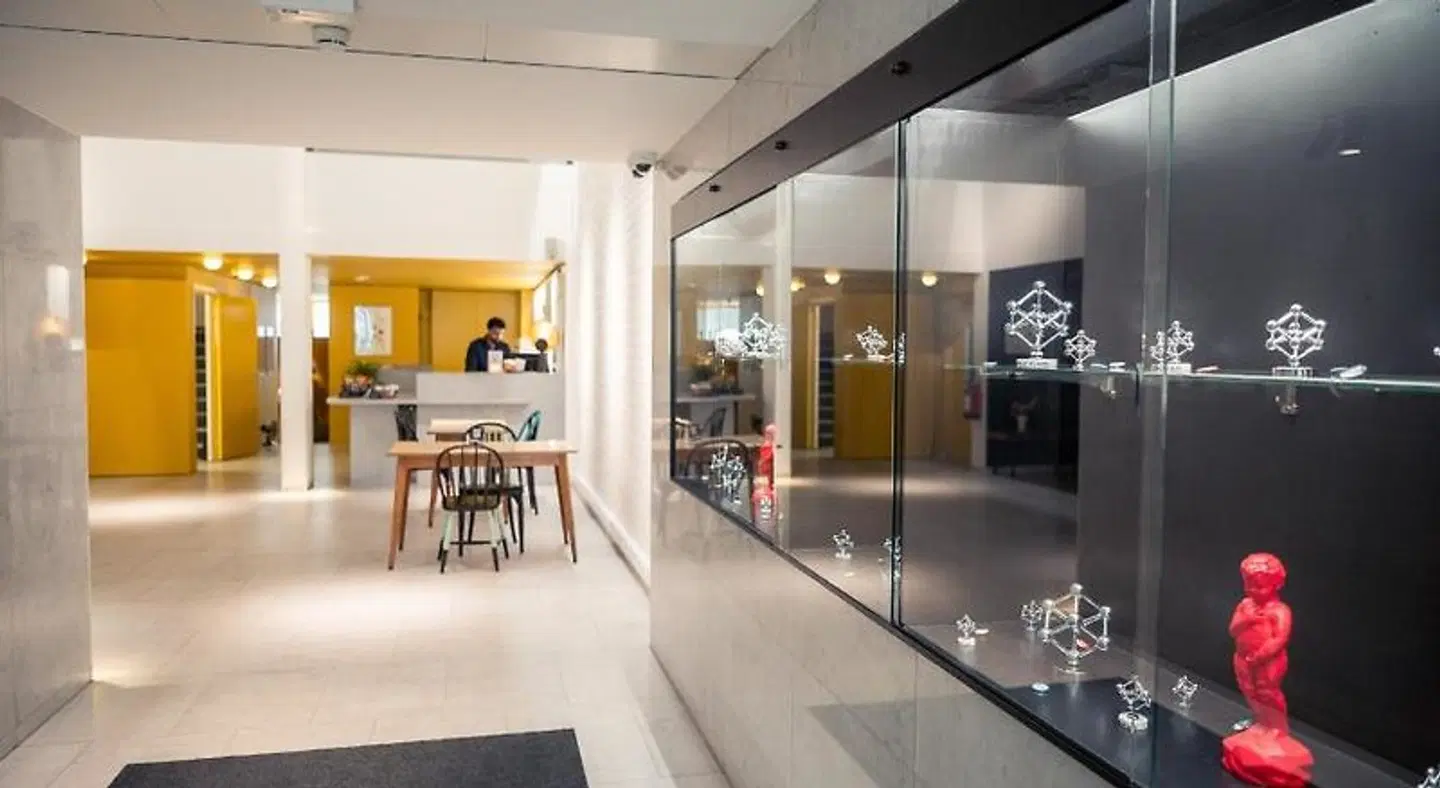 Queen Anne Bar