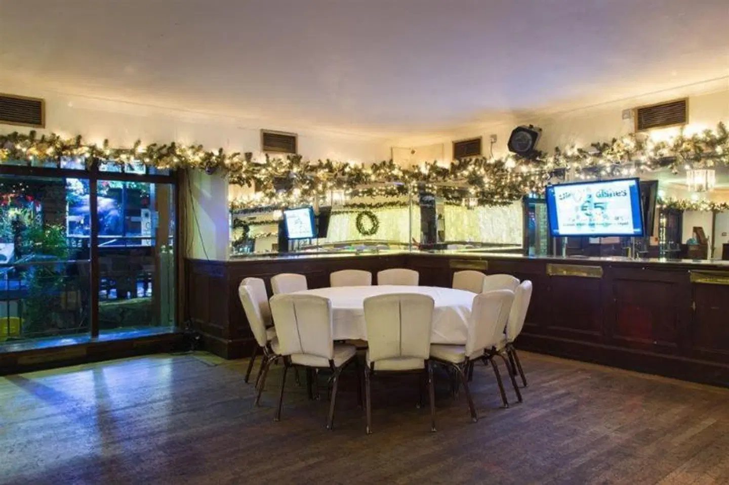 Russell Court Restaurant