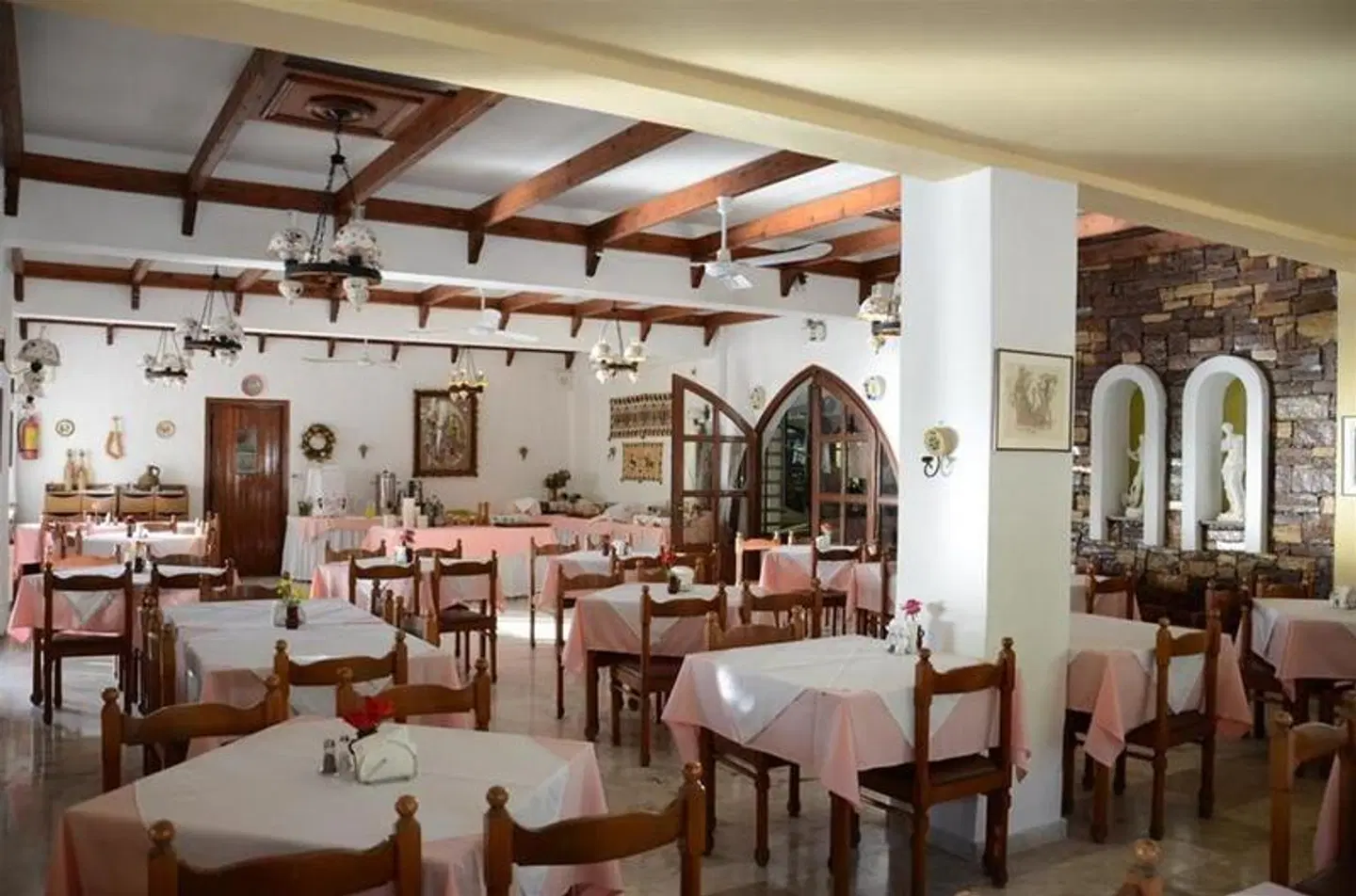 Ladiko Inn Hotel Restaurant