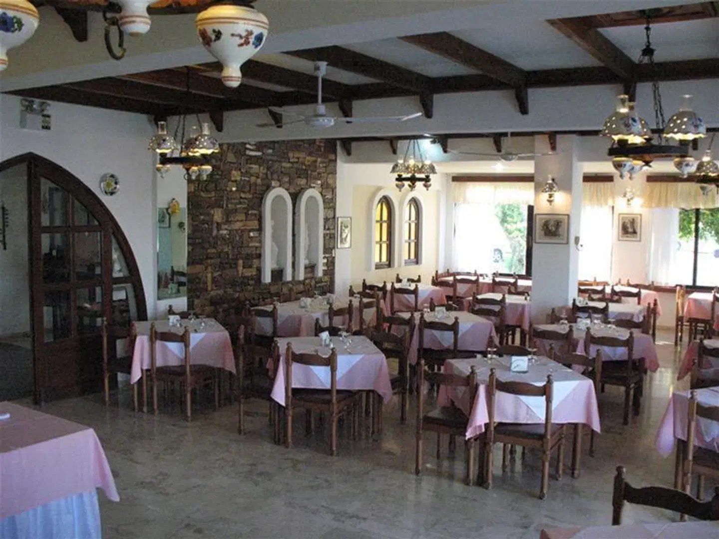 Ladiko Inn Hotel Restaurant