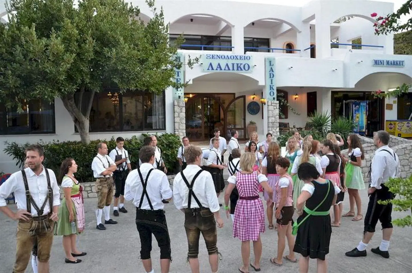 Ladiko Inn Hotel PEOPLE