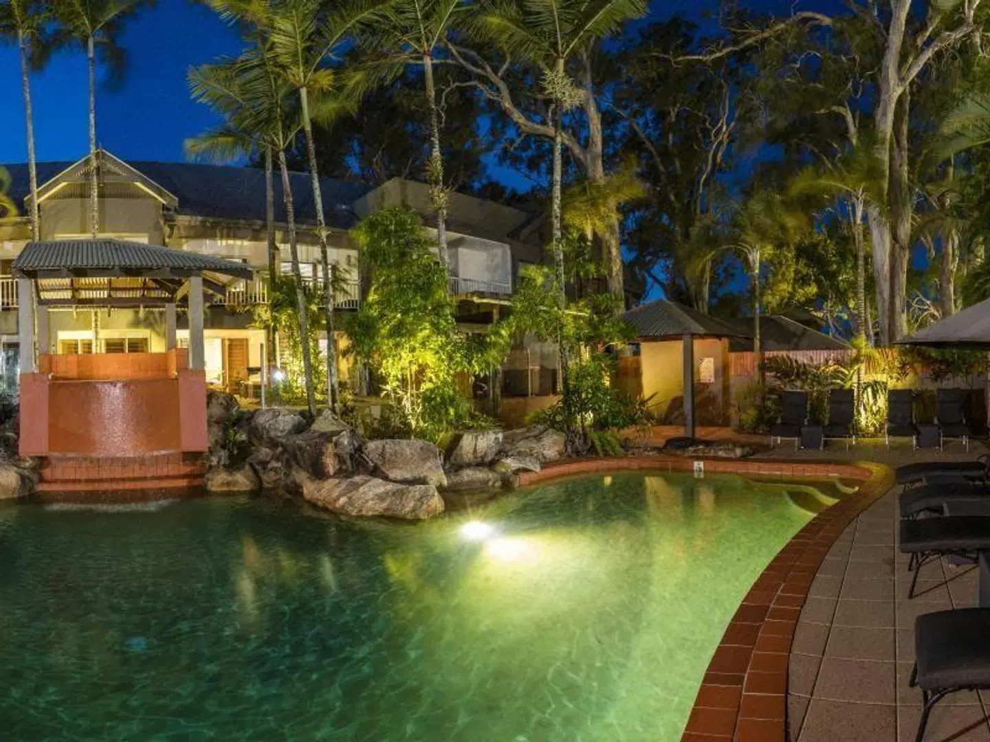 Paradise On The Beach Resort EXTERIOR