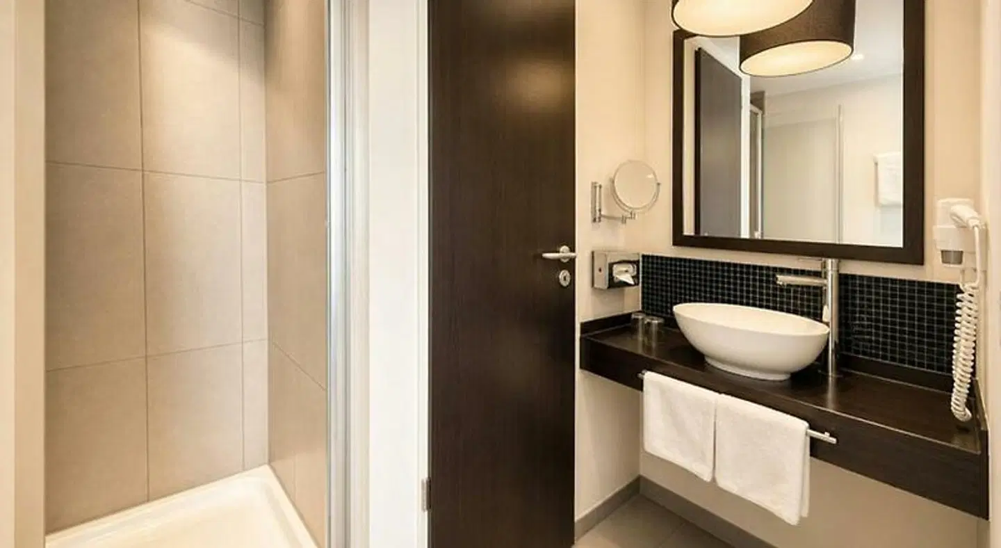 Leonardo Hotel Berlin Badezimmer
