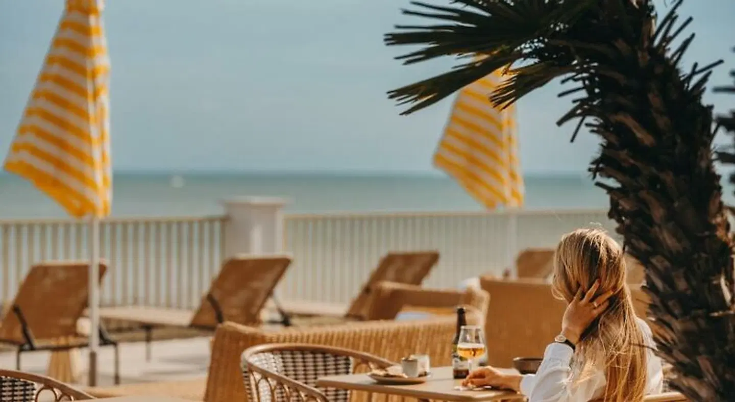 Les Brises Restaurant