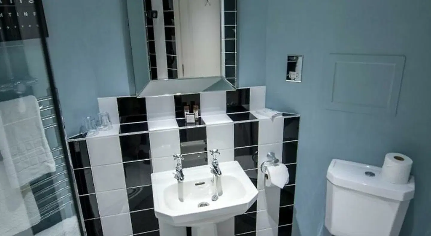 Stonehouse Court Badezimmer